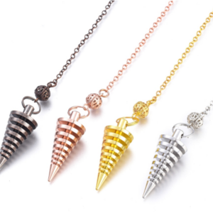 Pendule VOY en laiton, cône, couleur mixte