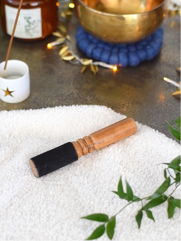 Bâton pour Bol Chantant en Bois et Cuir Noir 15 cm